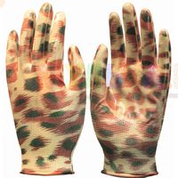 Красивые и прочные перчатки для работы в огороде